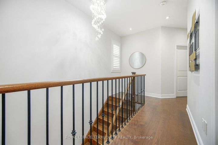 Photo 20 at 86 Hatton Garden Road, Vellore Village, Vaughan