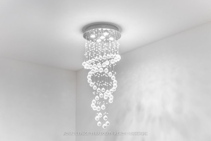 Photo 21 at 86 Hatton Garden Road, Vellore Village, Vaughan