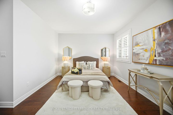 Photo 25 at 86 Hatton Garden Road, Vellore Village, Vaughan