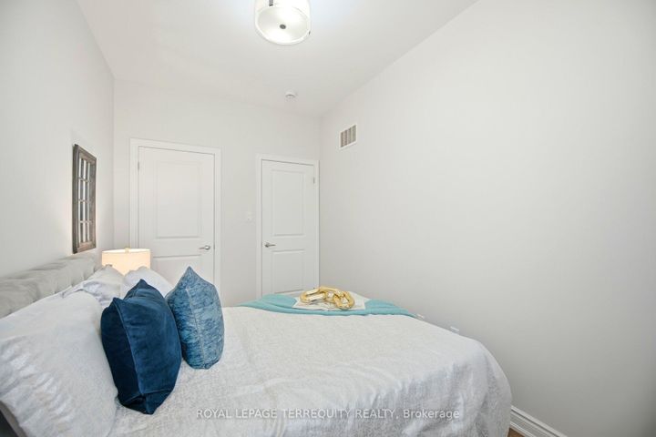 Photo 37 at 86 Hatton Garden Road, Vellore Village, Vaughan