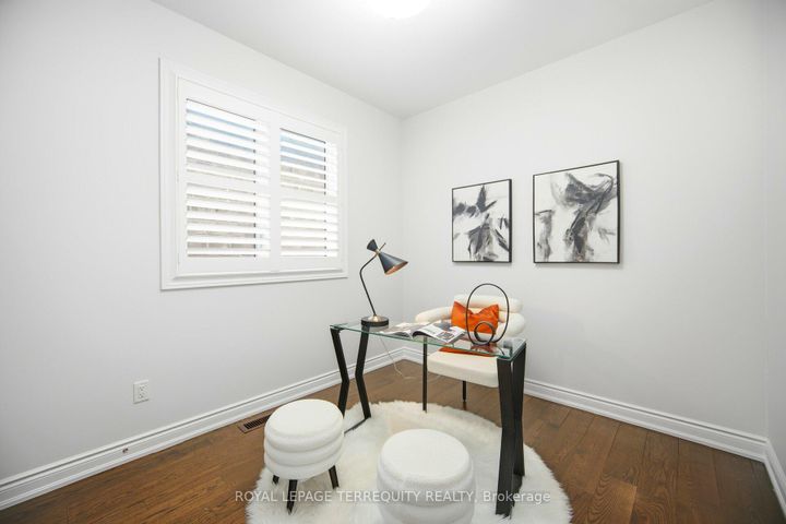 Photo 38 at 86 Hatton Garden Road, Vellore Village, Vaughan