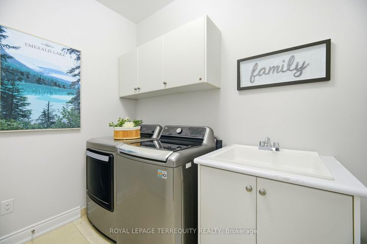 Photo 41 at 86 Hatton Garden Road, Vellore Village, Vaughan