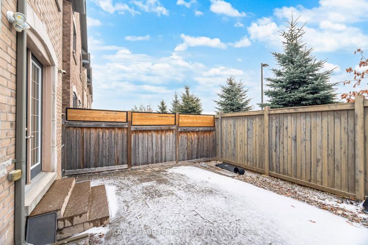 Photo 48 at 86 Hatton Garden Road, Vellore Village, Vaughan