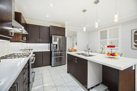 Photo 8 at 86 Hatton Garden Road, Vellore Village, Vaughan