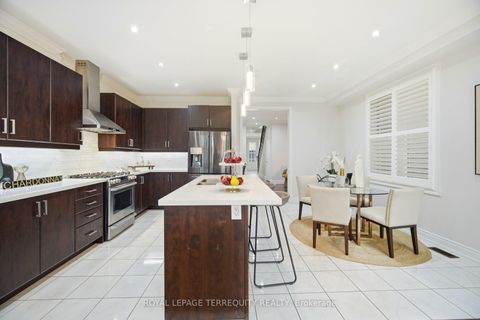 Photo 13 at 86 Hatton Garden Road, Vellore Village, Vaughan