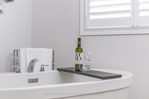 Photo 31 at 86 Hatton Garden Road, Vellore Village, Vaughan