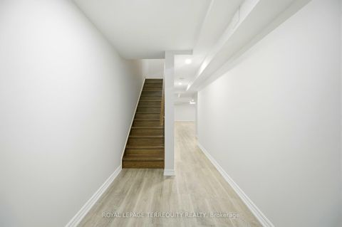 Photo 42 at 86 Hatton Garden Road, Vellore Village, Vaughan