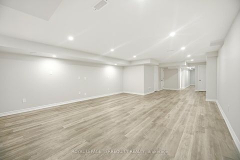 Photo 45 at 86 Hatton Garden Road, Vellore Village, Vaughan