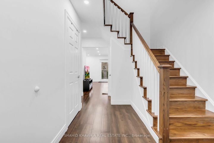 Photo 4 at 6655 Ganymede Road, Meadowvale, Mississauga