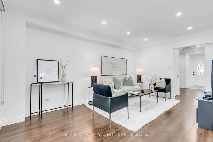 Photo 8 at 6655 Ganymede Road, Meadowvale, Mississauga