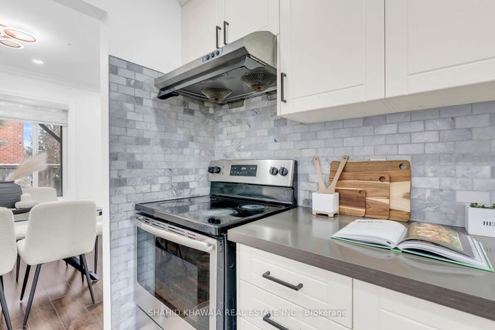 Photo 12 at 6655 Ganymede Road, Meadowvale, Mississauga