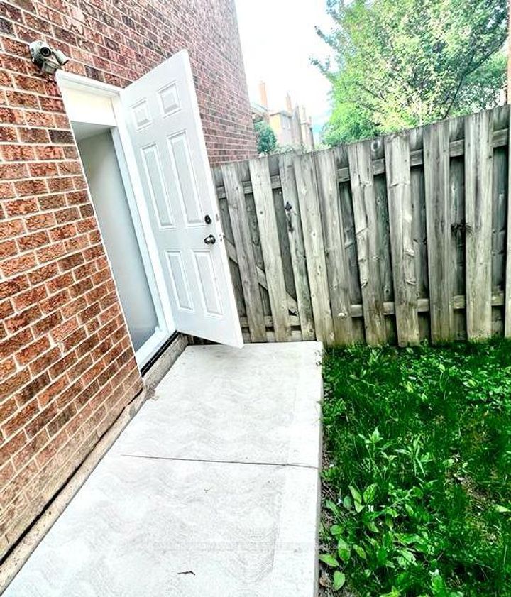 Photo 33 at 6655 Ganymede Road, Meadowvale, Mississauga