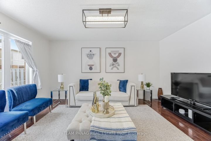 Photo 14 at 3 Decker Hollow Circle, Credit Valley, Brampton