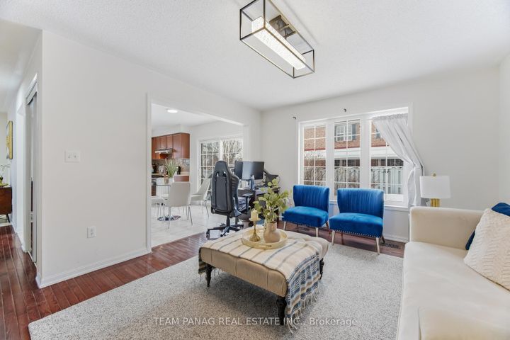 Photo 16 at 3 Decker Hollow Circle, Credit Valley, Brampton