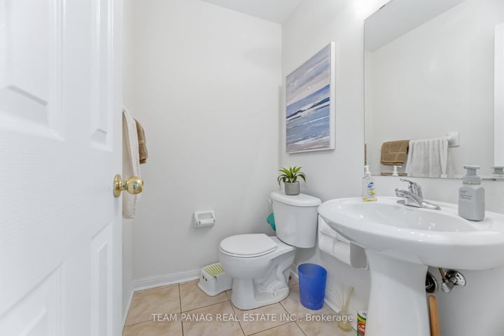 Photo 17 at 3 Decker Hollow Circle, Credit Valley, Brampton