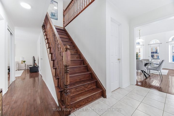 Photo 18 at 3 Decker Hollow Circle, Credit Valley, Brampton