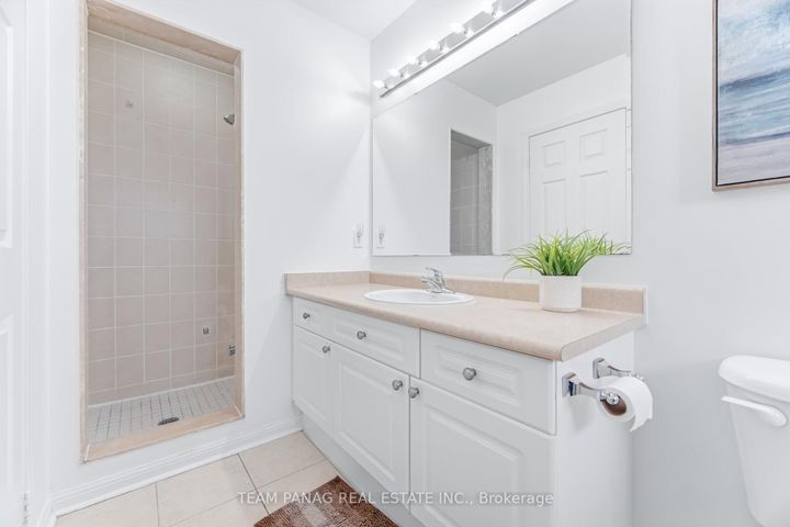 Photo 23 at 3 Decker Hollow Circle, Credit Valley, Brampton