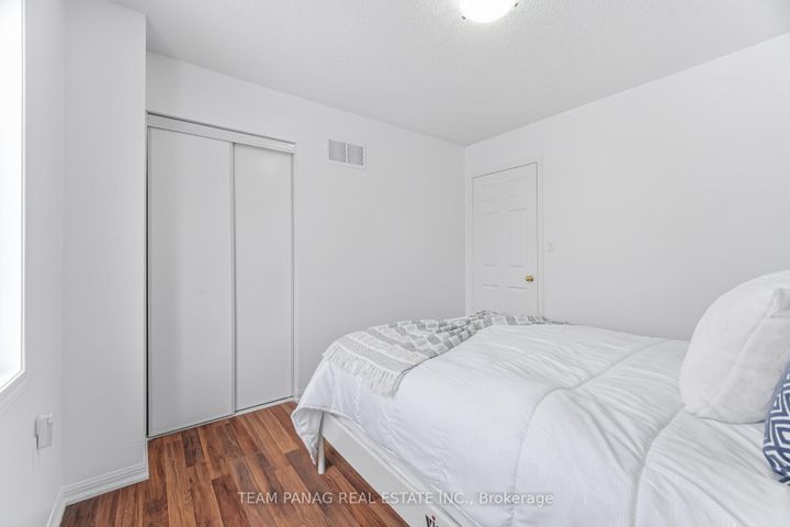 Photo 26 at 3 Decker Hollow Circle, Credit Valley, Brampton