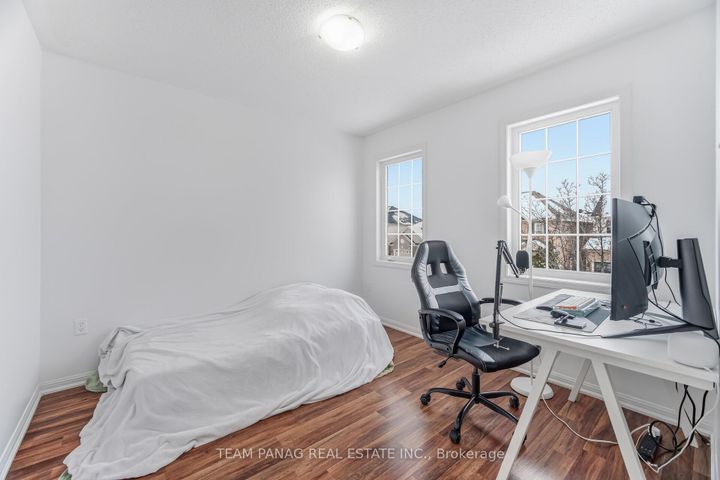Photo 27 at 3 Decker Hollow Circle, Credit Valley, Brampton