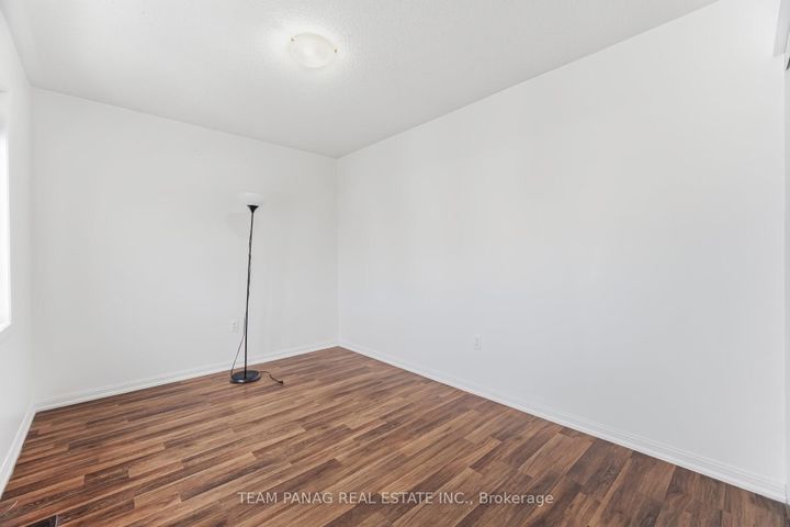 Photo 29 at 3 Decker Hollow Circle, Credit Valley, Brampton