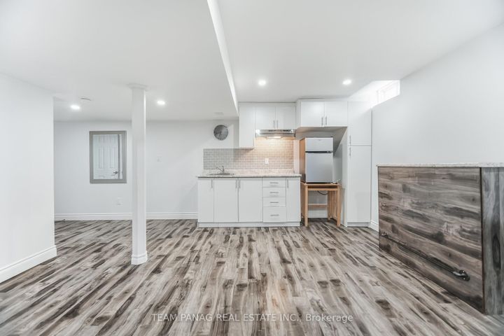 Photo 35 at 3 Decker Hollow Circle, Credit Valley, Brampton