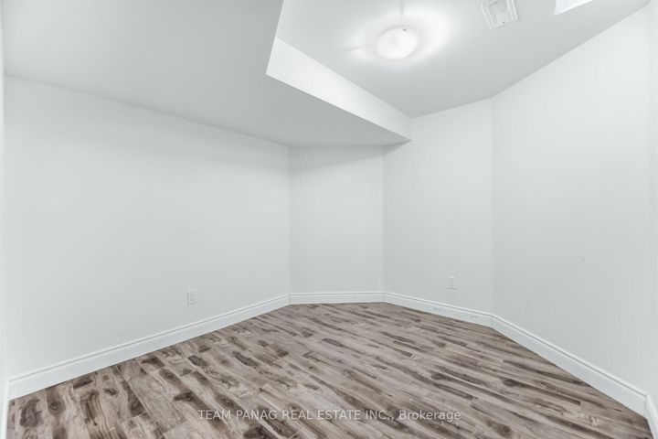 Photo 37 at 3 Decker Hollow Circle, Credit Valley, Brampton