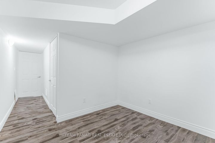 Photo 38 at 3 Decker Hollow Circle, Credit Valley, Brampton