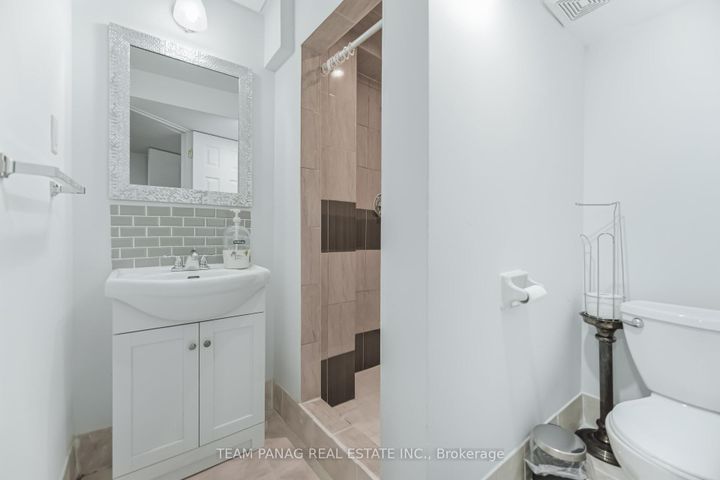 Photo 39 at 3 Decker Hollow Circle, Credit Valley, Brampton