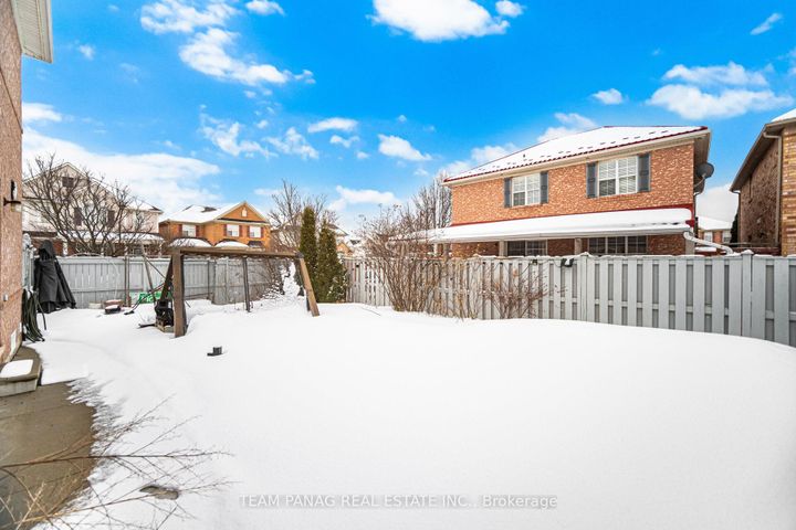 Photo 40 at 3 Decker Hollow Circle, Credit Valley, Brampton