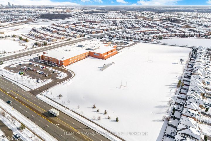 Photo 44 at 3 Decker Hollow Circle, Credit Valley, Brampton