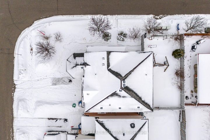 Photo 46 at 3 Decker Hollow Circle, Credit Valley, Brampton