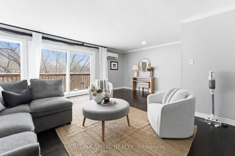 Photo 5 at 317 Milestone Crescent, Aurora Village, Aurora