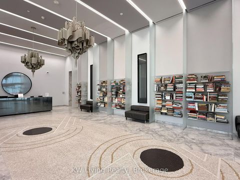 Photo 8 at 725 - 8 Hillsdale Avenue E, Mount Pleasant West, Toronto