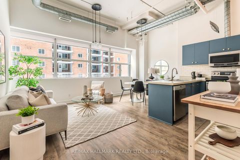 Photo 1 at 202 - 700 King Street W, Waterfront Communities C1, Toronto