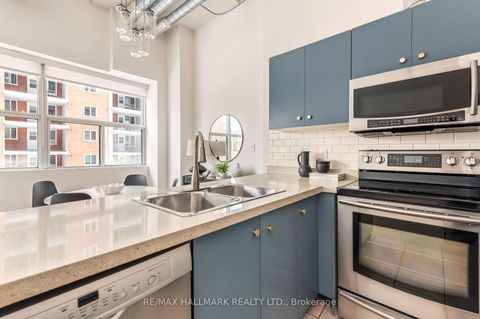 Photo 11 at 202 - 700 King Street W, Waterfront Communities C1, Toronto