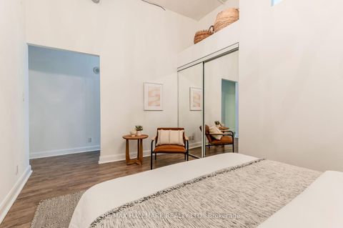 Photo 15 at 202 - 700 King Street W, Waterfront Communities C1, Toronto