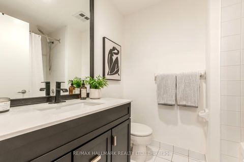 Photo 17 at 202 - 700 King Street W, Waterfront Communities C1, Toronto