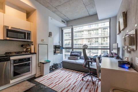 Photo 2 at 206 - 39 Brant Street, Waterfront Communities C1, Toronto