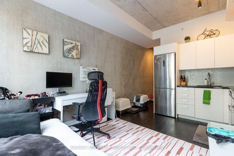 Photo 3 at 206 - 39 Brant Street, Waterfront Communities C1, Toronto