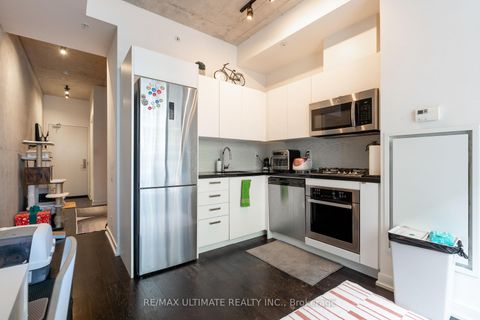 Photo 4 at 206 - 39 Brant Street, Waterfront Communities C1, Toronto