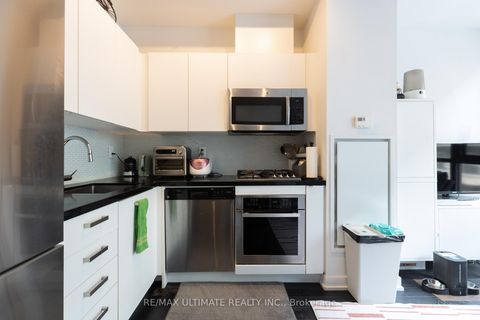 Photo 5 at 206 - 39 Brant Street, Waterfront Communities C1, Toronto