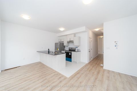 Photo 5 at 12 Wagon Lane, Rural Barrie Southeast, Barrie