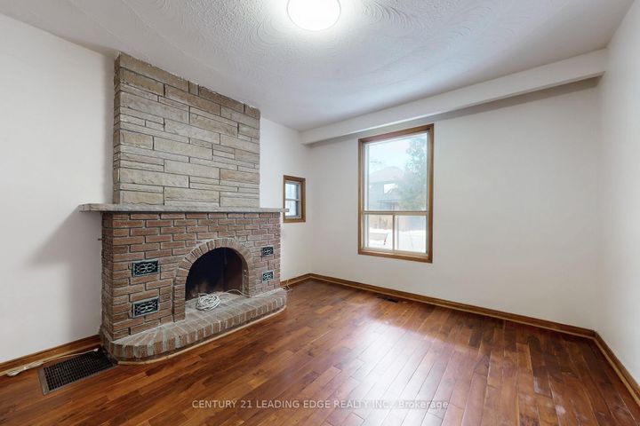 Photo 9 at 296 MONTROSE Avenue, Little Italy, Toronto