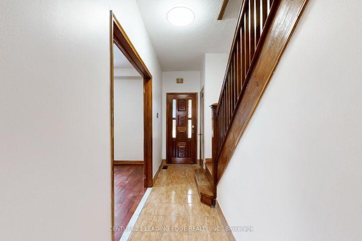 Photo 24 at 296 MONTROSE Avenue, Little Italy, Toronto