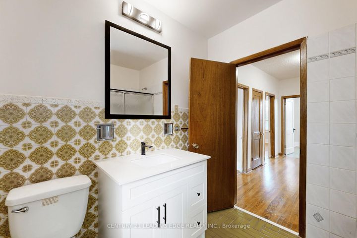 Photo 36 at 296 MONTROSE Avenue, Little Italy, Toronto