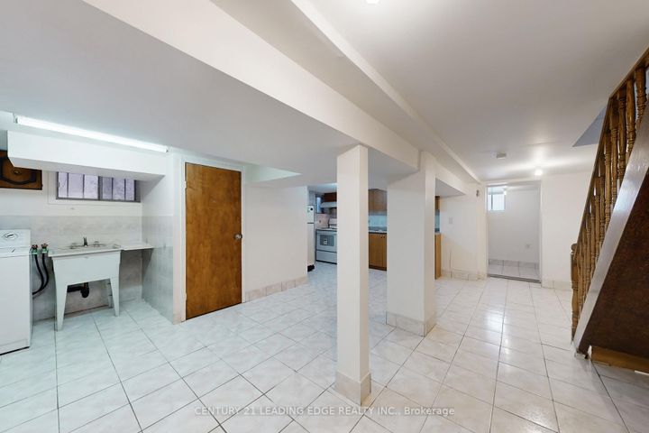 Photo 40 at 296 MONTROSE Avenue, Little Italy, Toronto