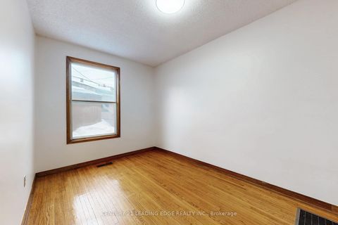 Photo 20 at 296 MONTROSE Avenue, Little Italy, Toronto