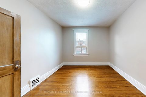 Photo 31 at 296 MONTROSE Avenue, Little Italy, Toronto