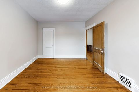 Photo 33 at 296 MONTROSE Avenue, Little Italy, Toronto