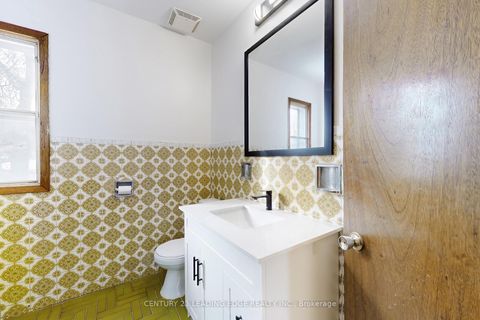 Photo 34 at 296 MONTROSE Avenue, Little Italy, Toronto